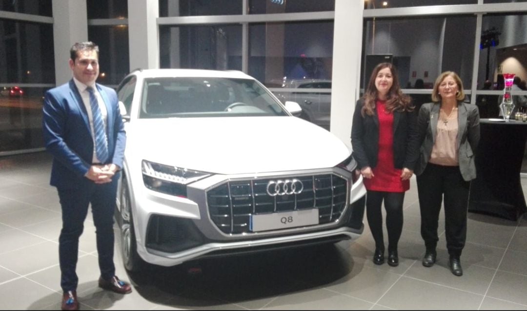 Gerentes y jefe de ventas de Audi Wagen Motors en Albacete