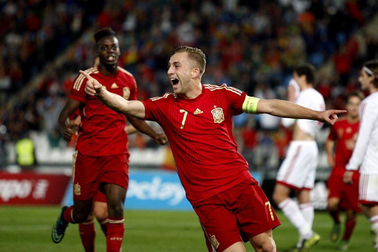 El jugador de la selección español sub-21 Gerard Deulofeu celebra el primer gol durante el partido ante Georgia 