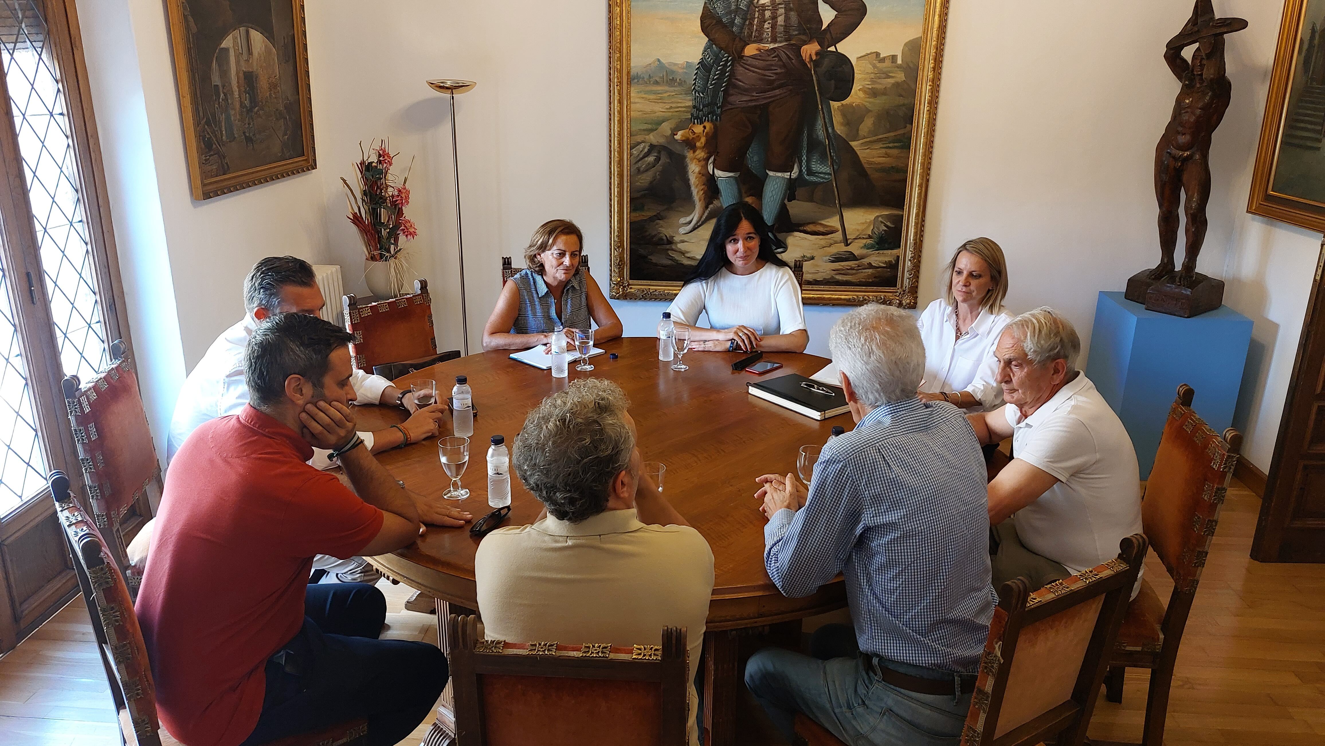 Reunión entre el Ayuntamiento y los Danzantes