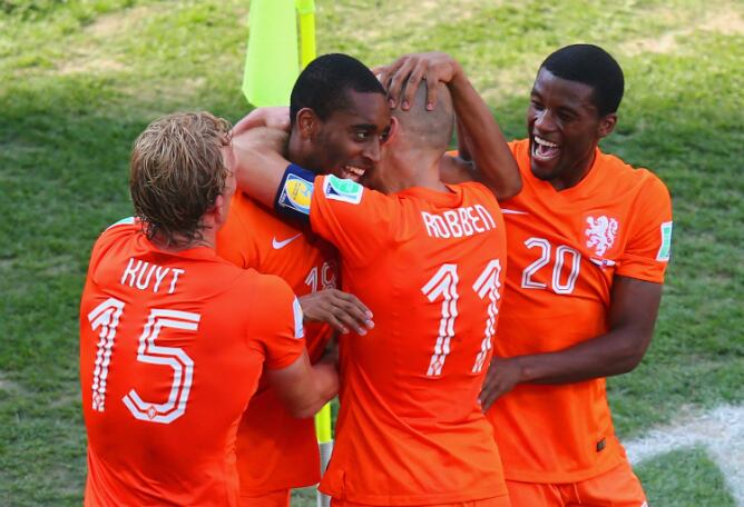 La Selección de Holanda logró la victoria por 2-0 ante Chile y acaba primera de grupo