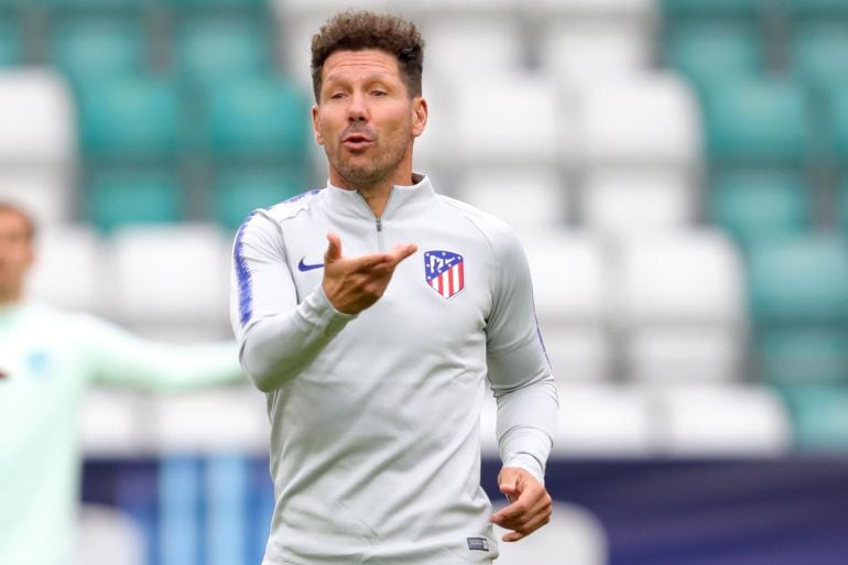 SImeone, durante el entrenamiento de este martes, previo a la Supercopa de Europa