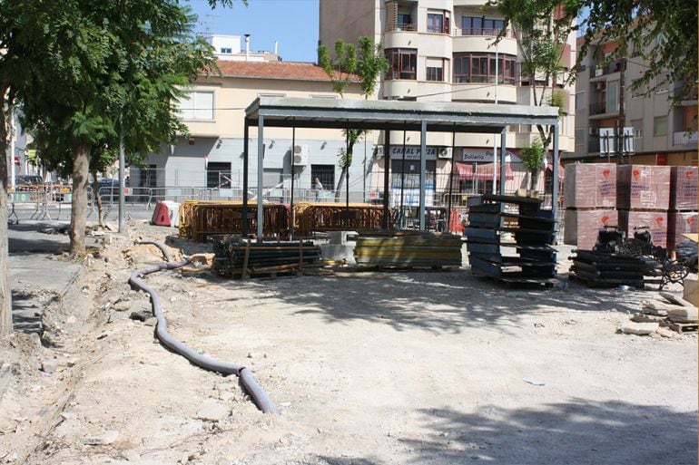 Como cafetería se podrá también explotar el espacio próximo de los mismos con terraza y servir bebidas y alimentos