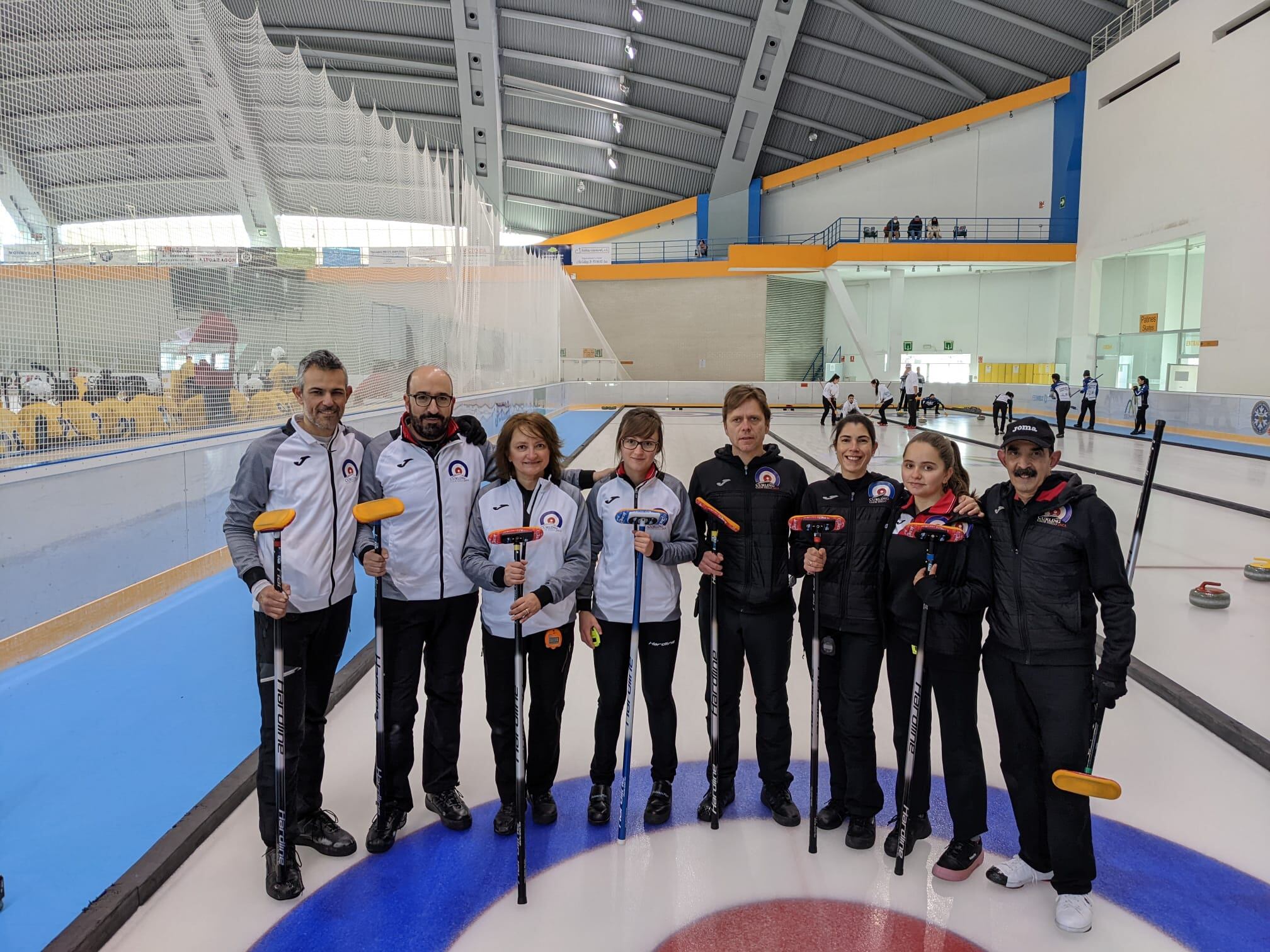 Deportistas del CH Jaca de curling mixto