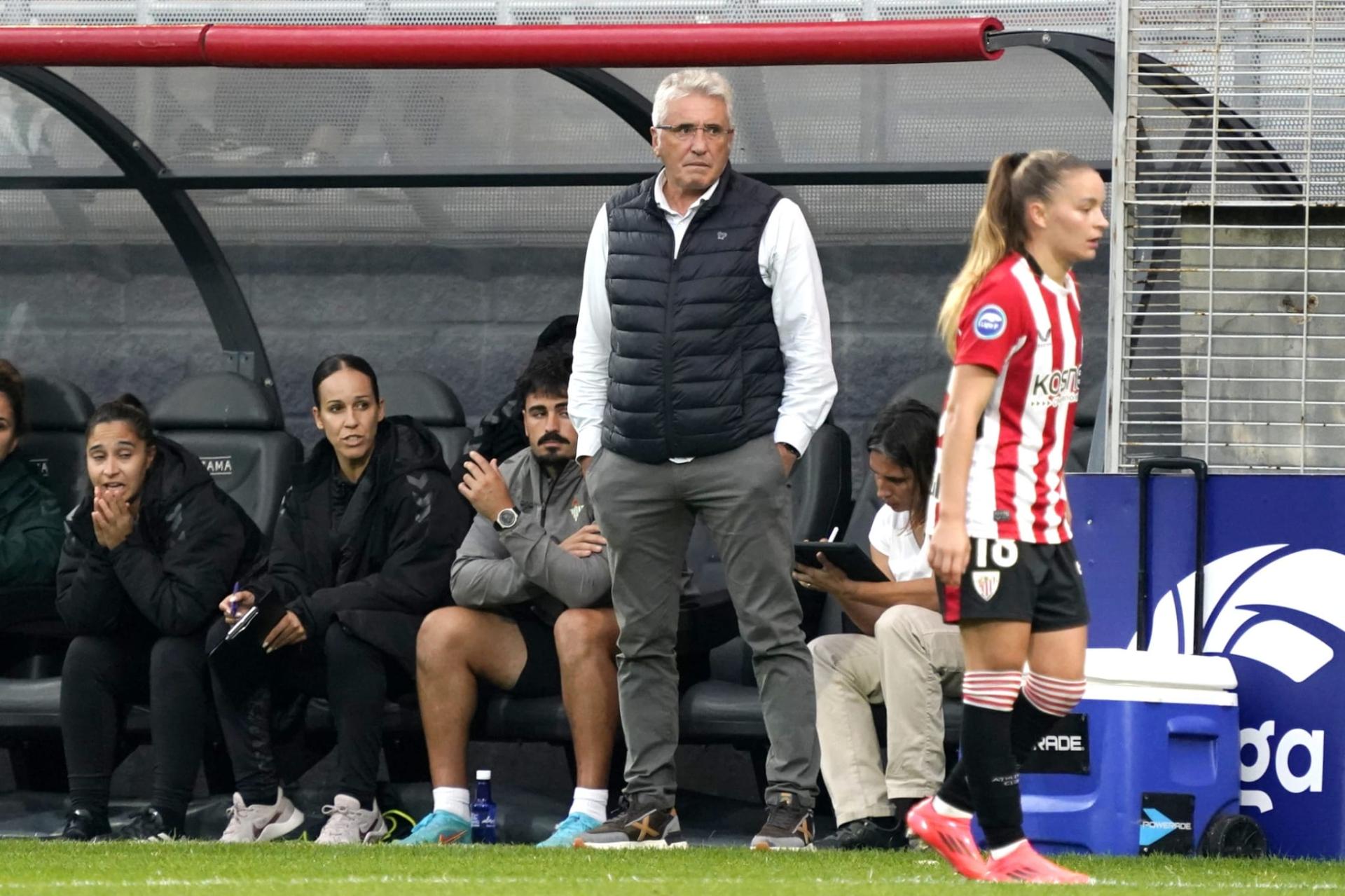 El entrenador del Betis, Joseba Aguirre, en su vuelta a Lezama