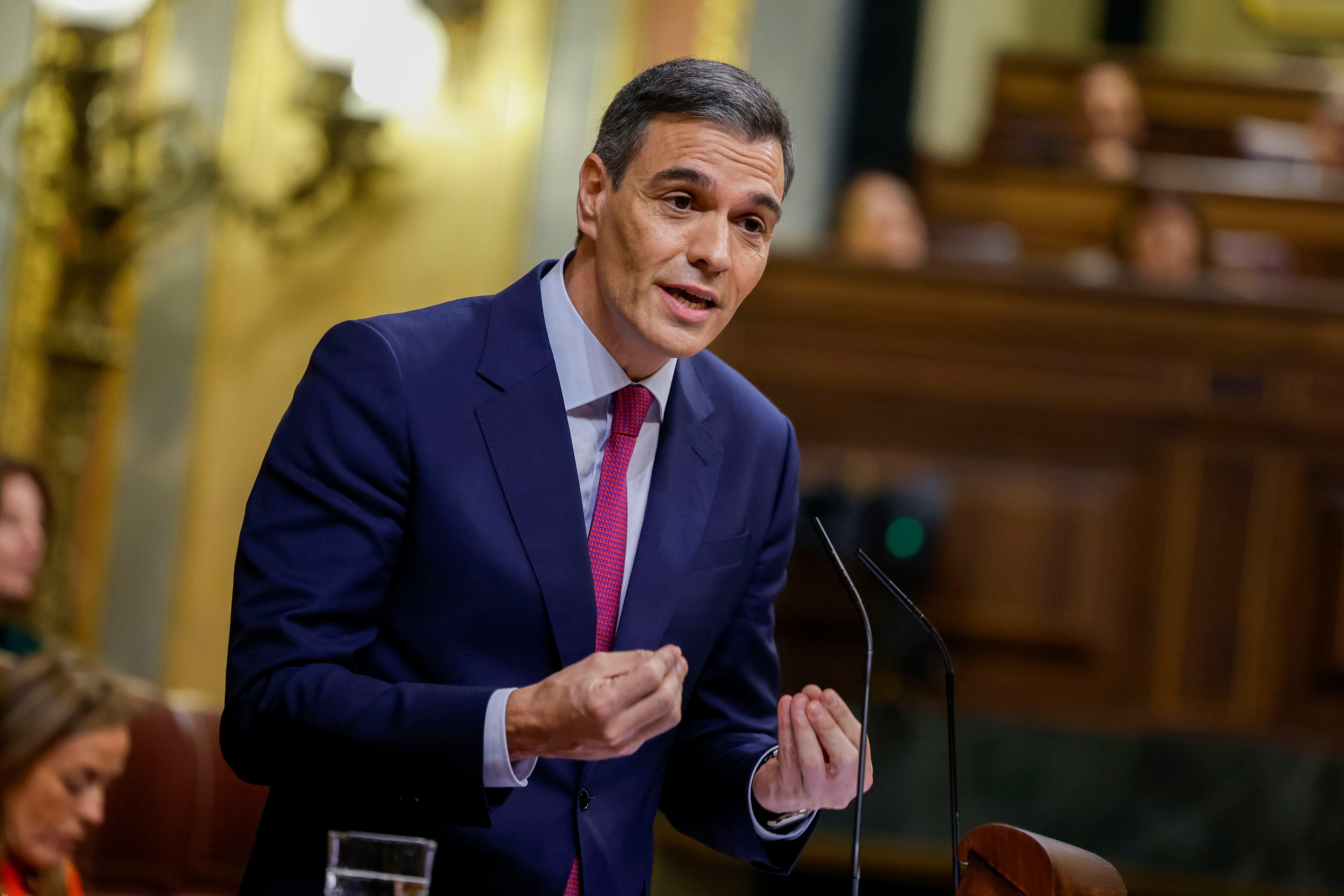 MADRID, 15/11/2023.- El secretario general del PSOE y presidente del Gobierno en funciones, Pedro Sánchez, interviene durante el primer día del debate de investidura, en el que expone su nuevo programa de Gobierno y pide la confianza a la Cámara para revalidar su mandato en la Moncloa, este miércoles en el Congreso de los Diputados en Madrid. EFE/ Daniel González
