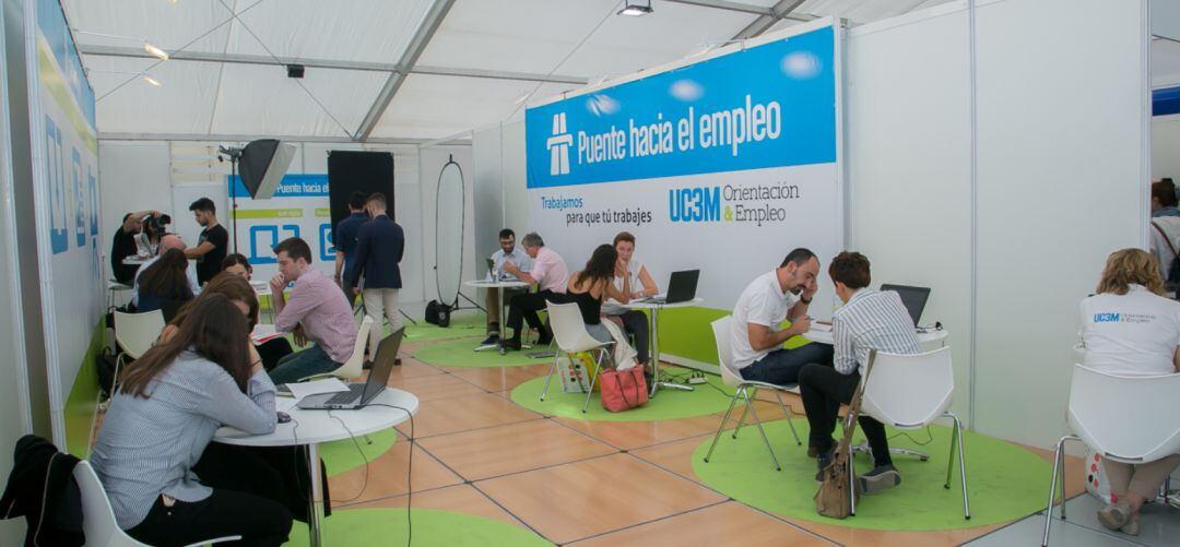 Búsqueda de candidatos y formación para buscar empleo