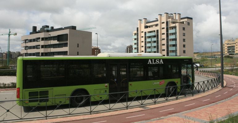 Autobus del Consorcio Regional de Transportes en el municipio de Tres Cantos