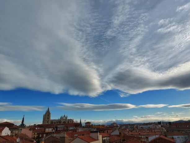 Imagen del centro de León con la catedral al fondo