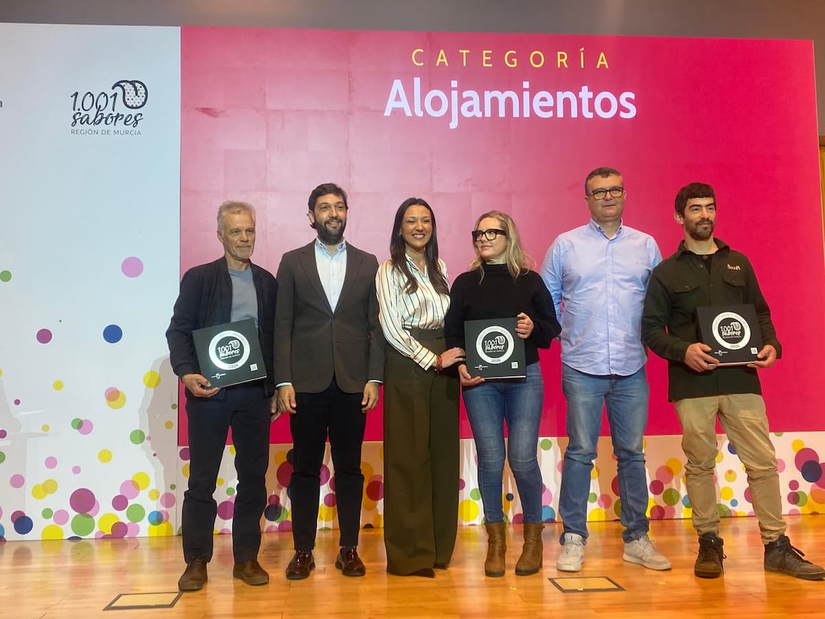 Más de un centenar de espacios gastronómicos de la Región lucen ya el distintivo '1001 Sabores'