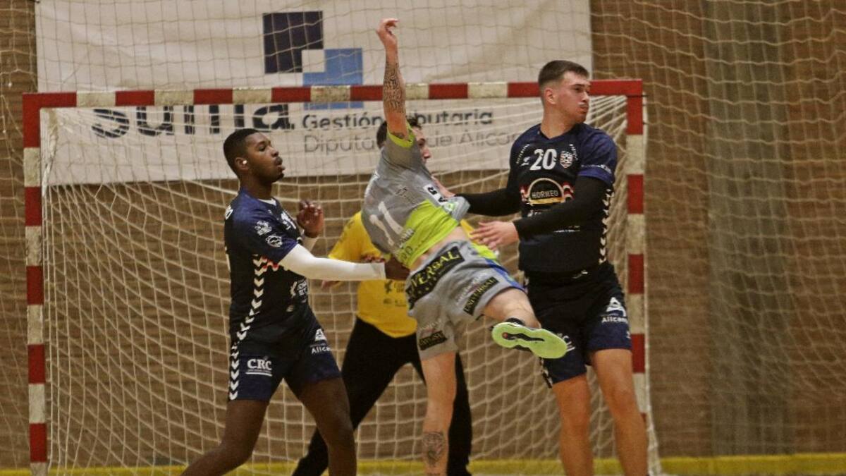 El EÓN llega a un acuerdo con Bidasoa para traspasar a Urruzola y Barreto