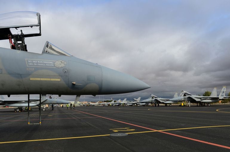 Imagen de un caza F15 estadounidense en la base aérea de Los LLanos