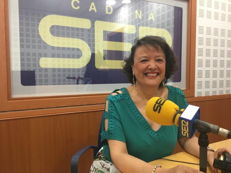 Rafi Valenzuela, subdelegada del Gobierno, en el estudio de Radio Córdoba