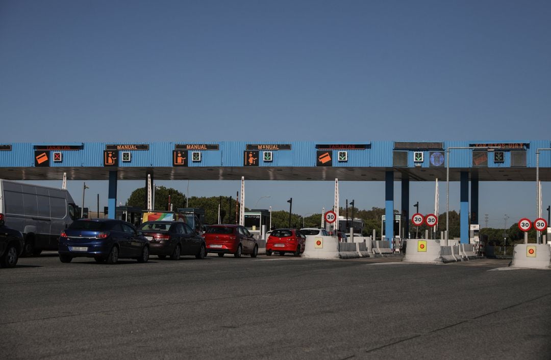 Imágenes de la autopista de peaje Sevilla -Cádiz (AP-4), una de las tres concesiones que perderá el grupo Abertis en toda España.