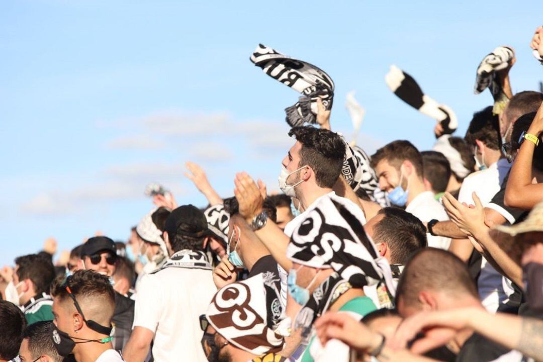 Aficionados del Burgos C.F. en Don Benito