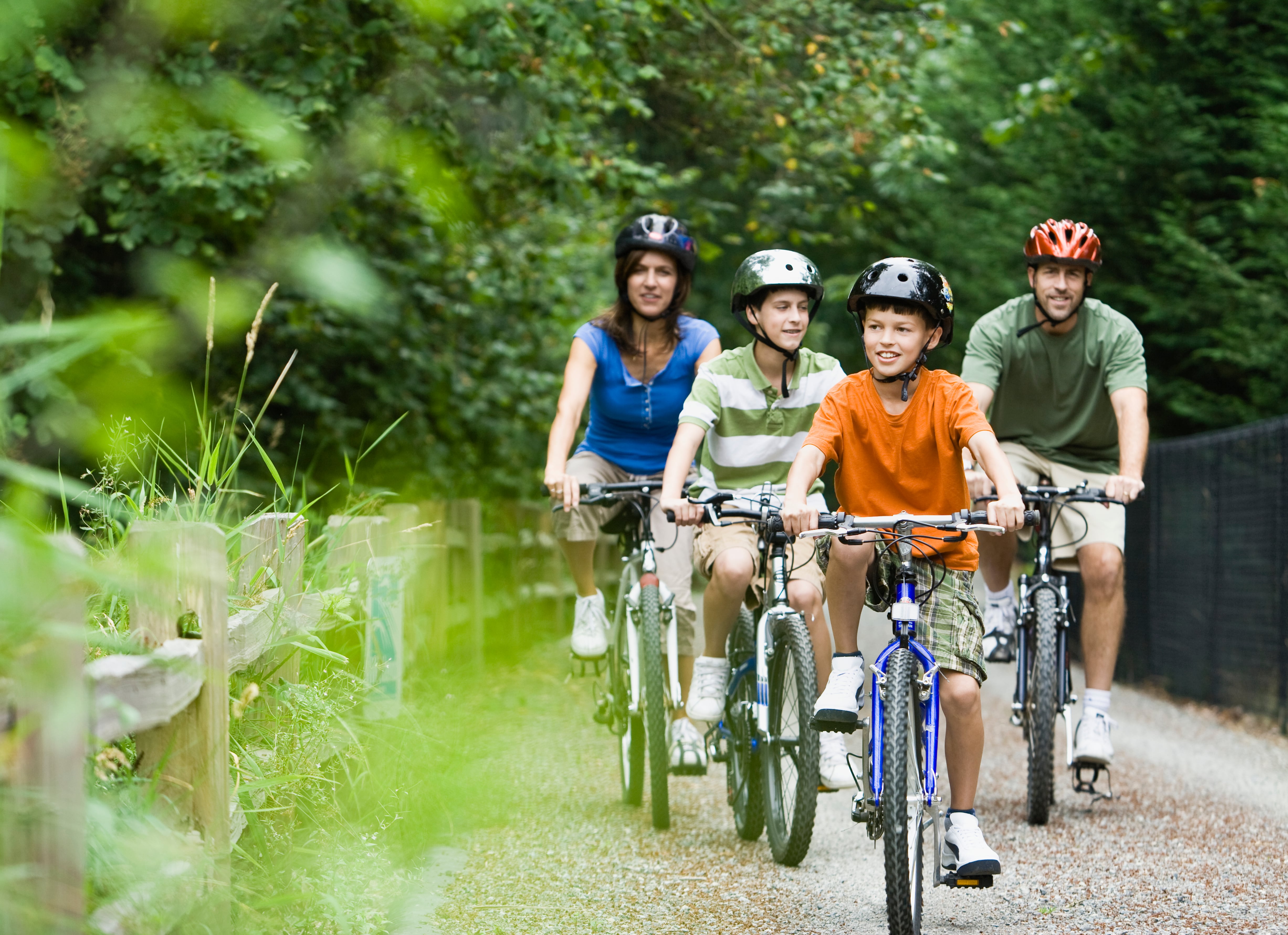 Adacebur y PrincessBikes alertan de la importancia de circular en bicicleta con un buen casco para reducir posibles daños graves en el cerebro