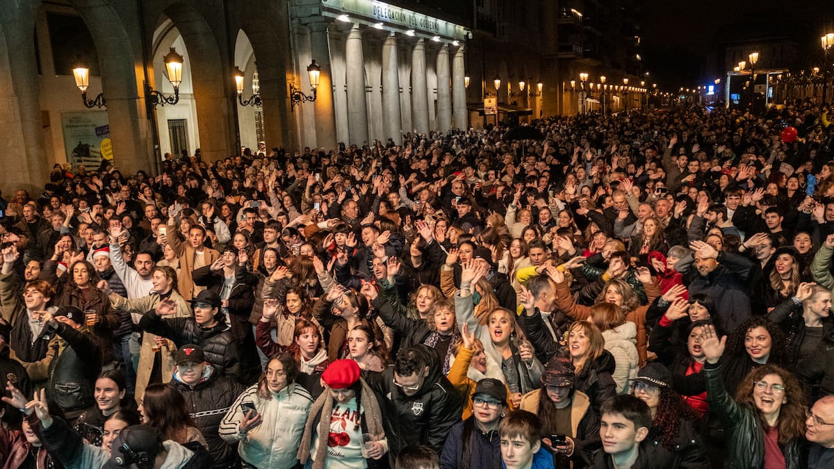 La fiesta pre-uvas congrega a 9.500 personas en Logroño para adelantar la celebración de la Nochevieja