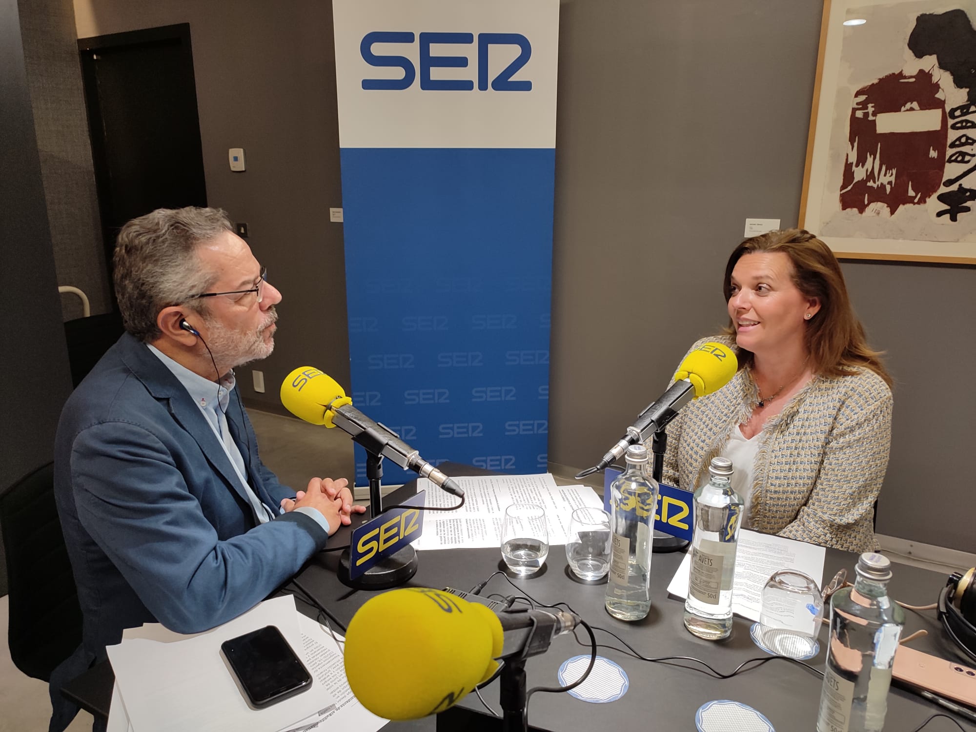 Ana Díez, directora de Negocios y Emprendedores de CaixaBank, junto a Salomón Hachuel