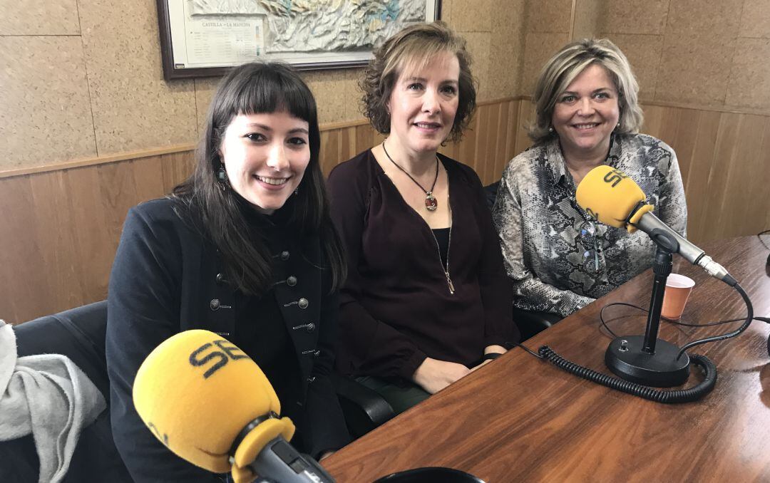 María Olmedilla, Crescen Escobar y Paloma Alfaro en el estudio de SER Cuenca.