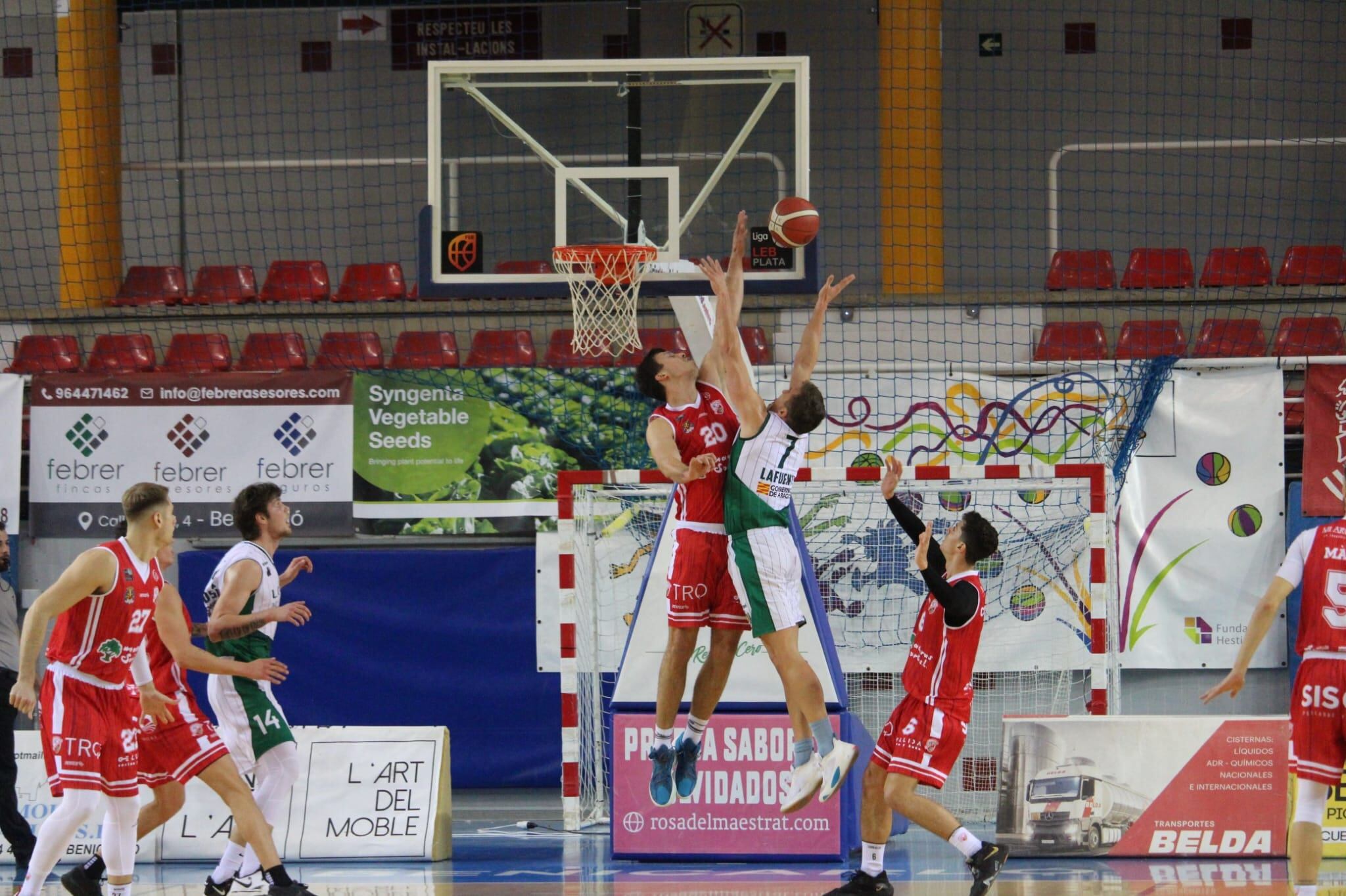 Lafuente en una acción del partido en Benicarló