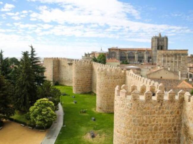 Ávila fue una de las ciudades que integró el grupo, en su nacimiento, en el año 1993