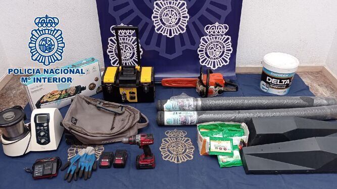 Parte del material incautado por la Policía Nacional