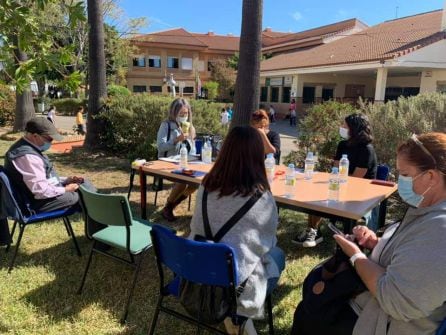 Imagen del colegio J.J. Rebollo durante la emisión en directo del programa &#039;Hoy por Hoy Huelva&#039; de la SER