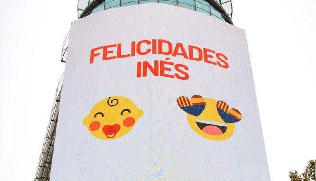 Fotografía facilitada por Ciudadanos que muestra la fachada de su sede felicitando a Inés Arrimadas por el anuncio de su embarazo.