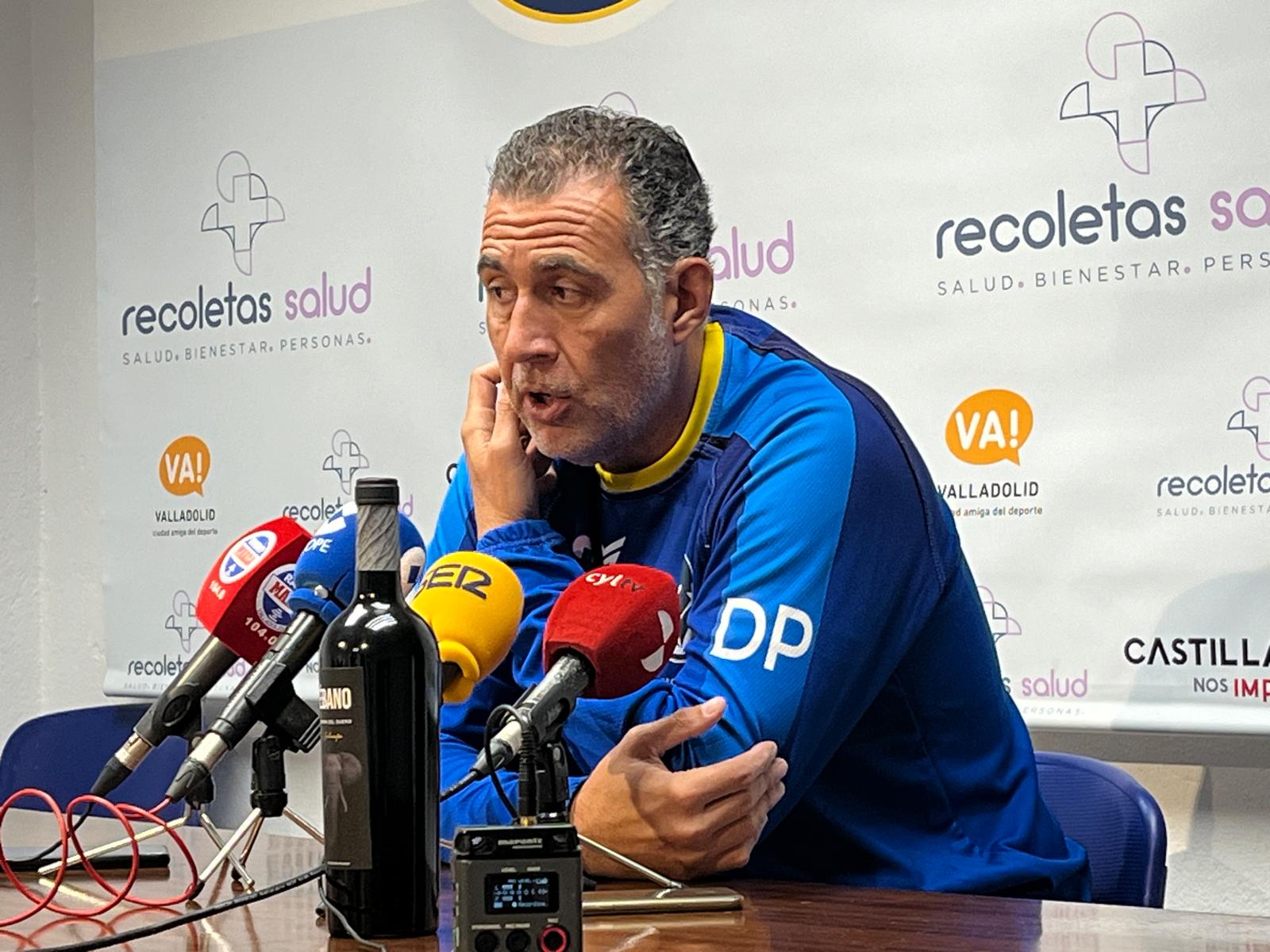 Pisonero en la sala de prensa de Huerta del Rey