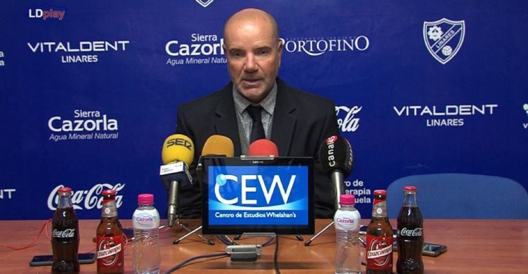 Miguel Rivera cuando era entrenador del Linares Deportivo