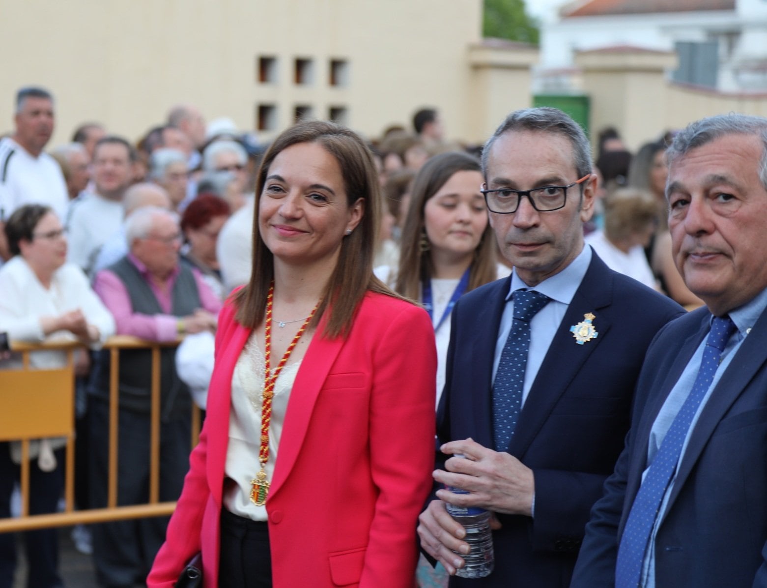 La alcaldesa de Getafe, Sara Hernández, durante la procesión de la Virgen de Nuestra Señora de los Ángeles.