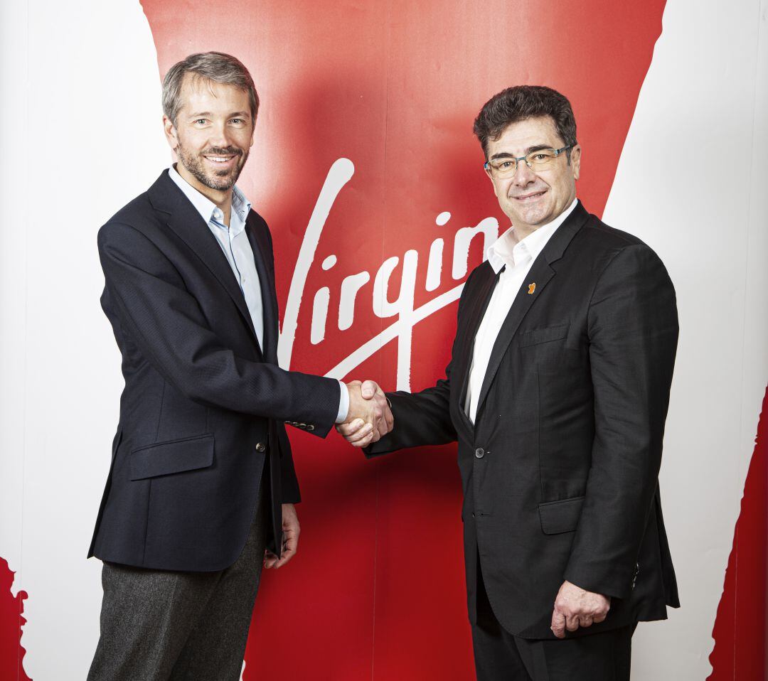 Josh Bayliss CEO del Grupo Virgin y Jose Miguel Garcia CEO del Grupo Euskaltel