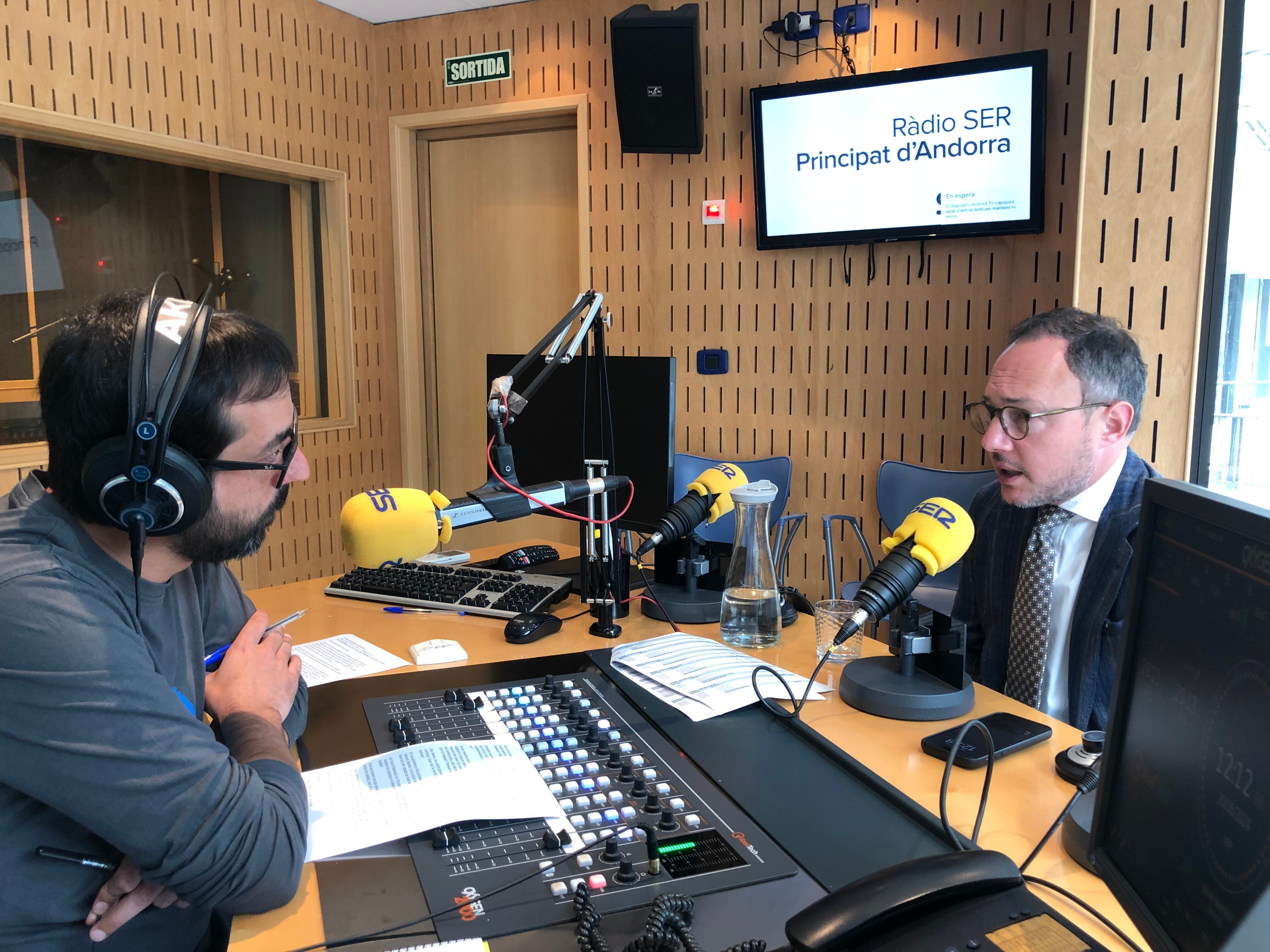 El cap de Govern, Xavier Espot, durant l'entrevista al programa Aquí Andorra de Ràdio SER Principat d'Andorra