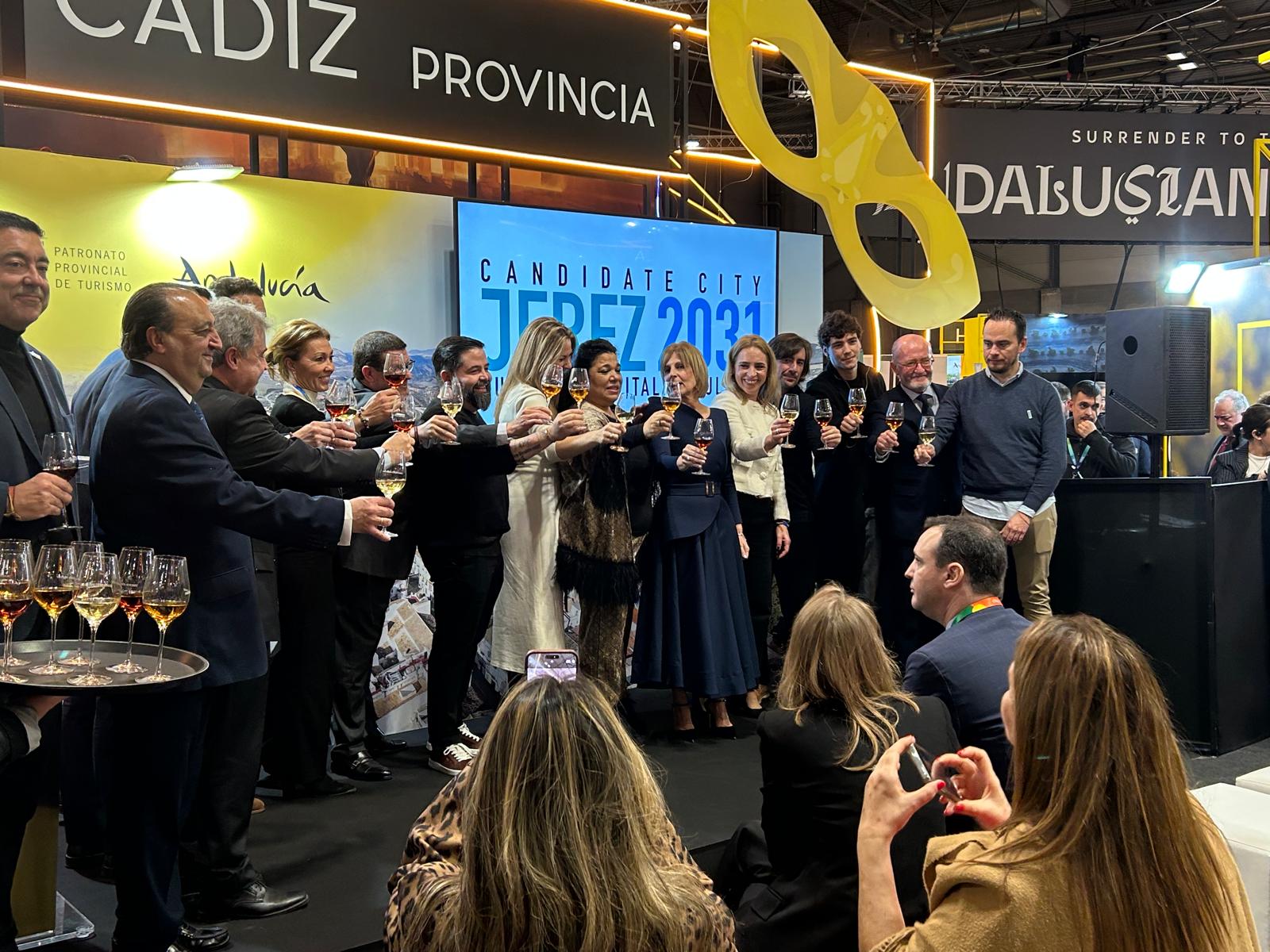 Brindis tras la presentación de Jerez en Fitur