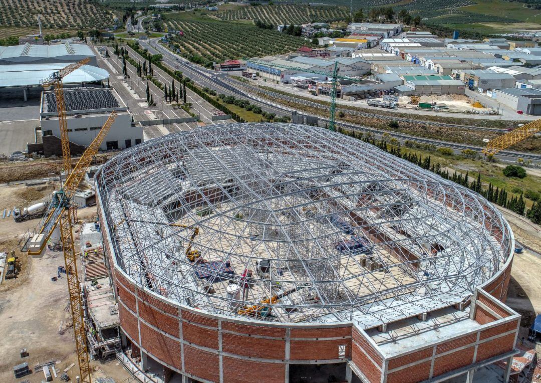Construcción del pabellón deportivo 'Olivo Arena'.