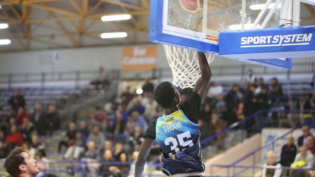 El senegalés Issa Thiam regresa a UDEA Algeciras