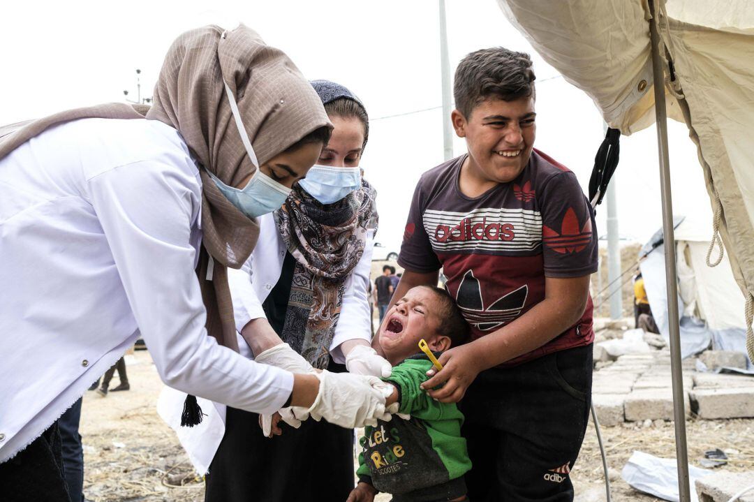 Un niño recibe la vacuna de la polio en el norte de Siria. 