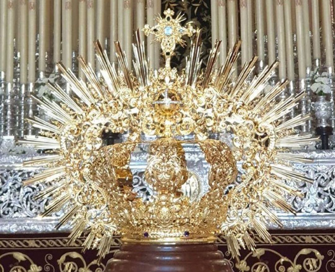 Detalle de la corona que le será impuesta a la Virgen de La Victoria de Las Cigarreras