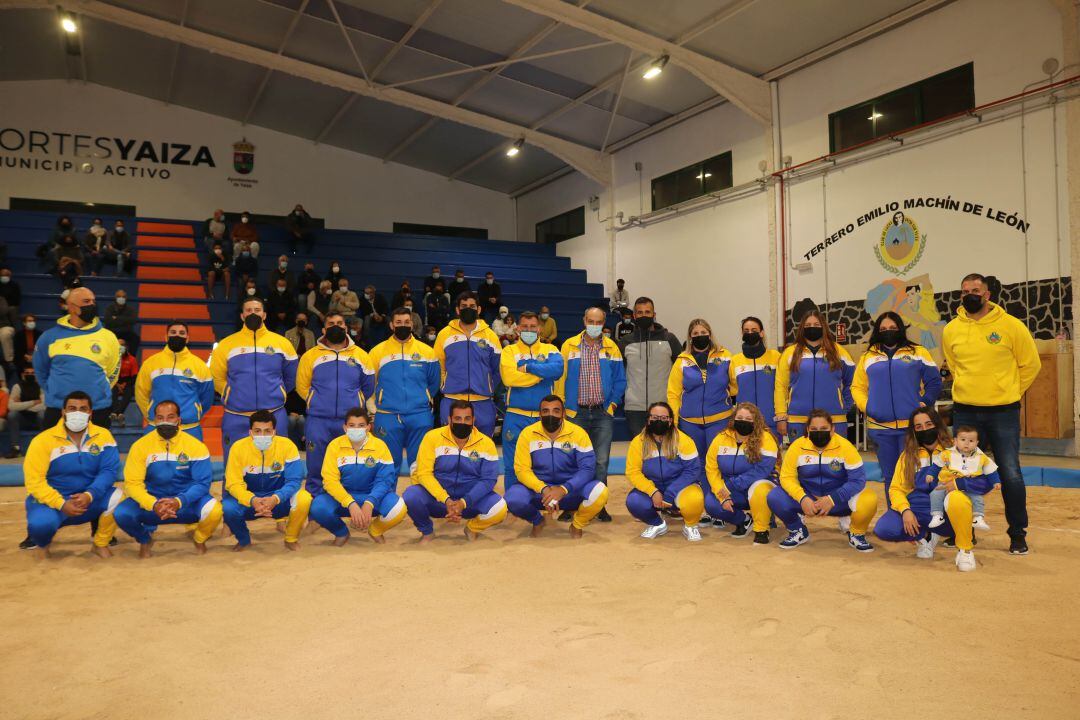 Los equipos masculino y femenino del US Yaiza.