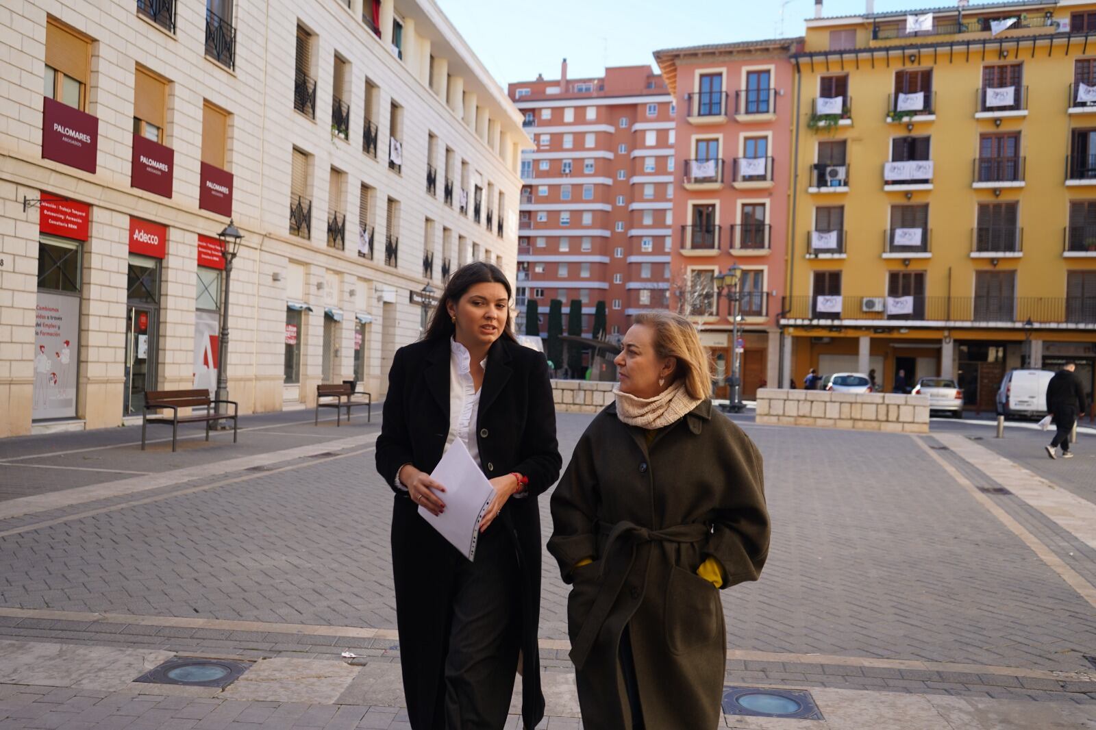 La concejala de Alzira Mar Chordà junto a la vicepresidenta de la Diputació de València, Natàlia Enguix, de Ens Uneix. / Ens Uneix