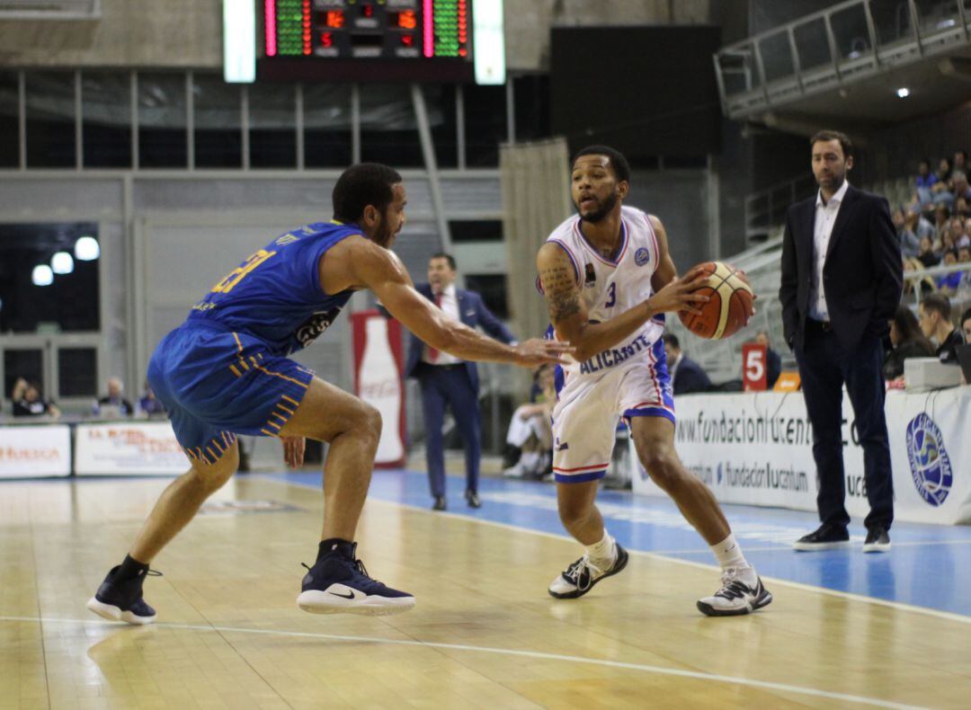 Una mala segunda parte condena al Club Ourense Baloncesto