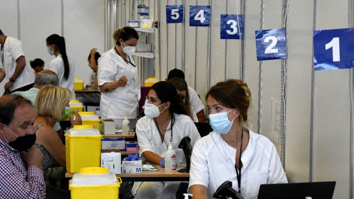 "Los insultos y las descalificaciones están a la orden del día en las puertas de los centros de salud", denuncia la doctora Joyanes