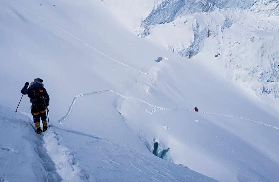 Alex Txikon y el resto del equipo ha regresado a Campo Base a la espera de un cambio de tiempo