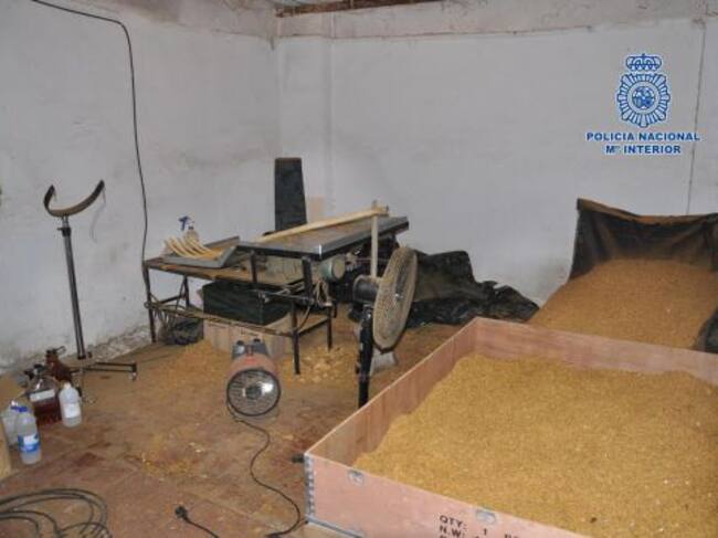 Imagen de la maquinaria que se empleaba en la fábrica clandestina