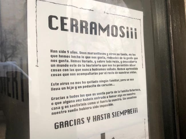 Mensaje de despedida del bar Asterisco en la calle Portales