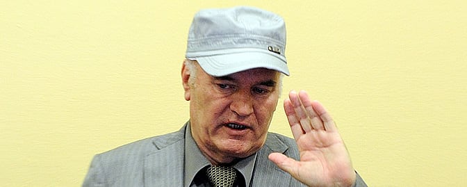 En su primera declaración, los jueces han podido observar el estado físico de Mladic, quien, según afirmó ayer uno de sus abogados en Belgrado padece cáncer