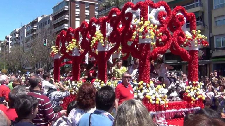 La batalla de las flores abre el mayo festivo