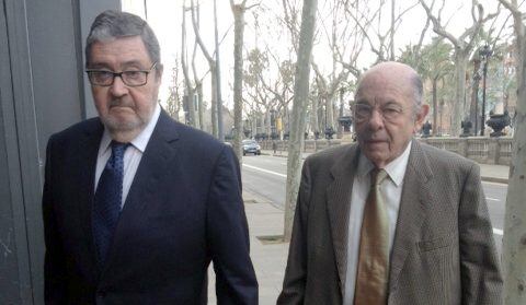 Félix Millet (a la derecha) llega a los juzgados de Barcelona