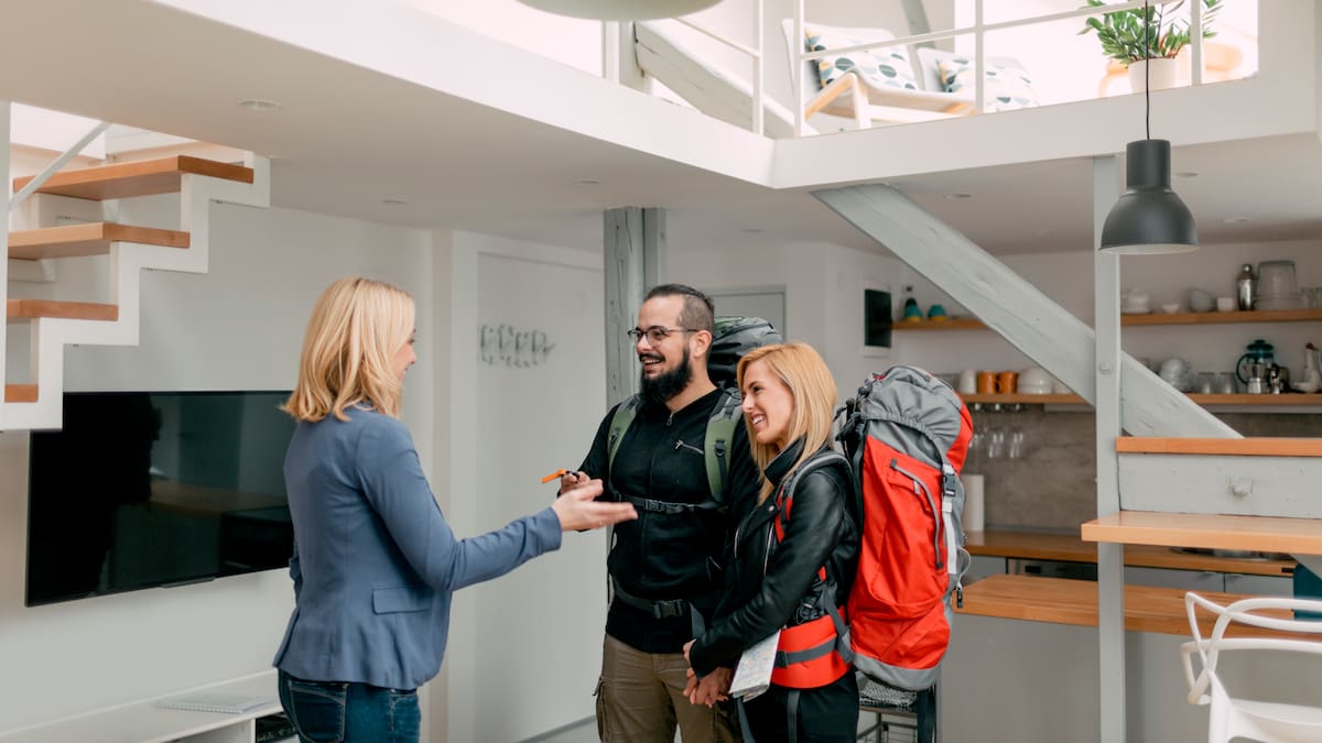 Alejandro Inurrieta: "El turismo está reventando las ciudades"