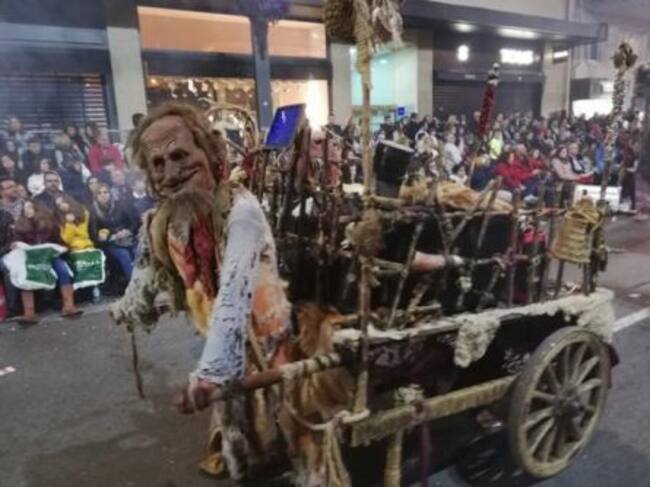 Imagen de uno de los grupos de animación durante el Entierro de la Sardina 2.019.