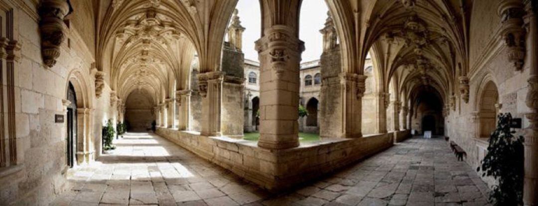 Claustro del Monasterio de San Zoilo en Carrión de los Condes (Palencia)